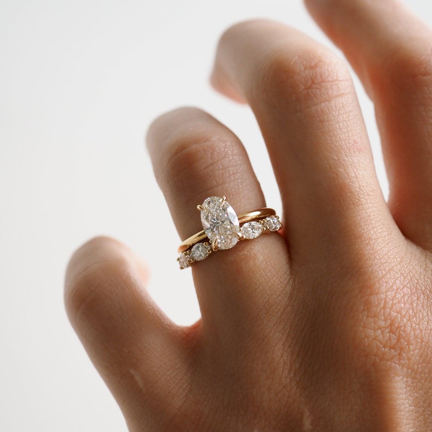 Oval Lab Grown Diamond Solitaire Ring: 14K Gold Wedding Engagement - Image 3