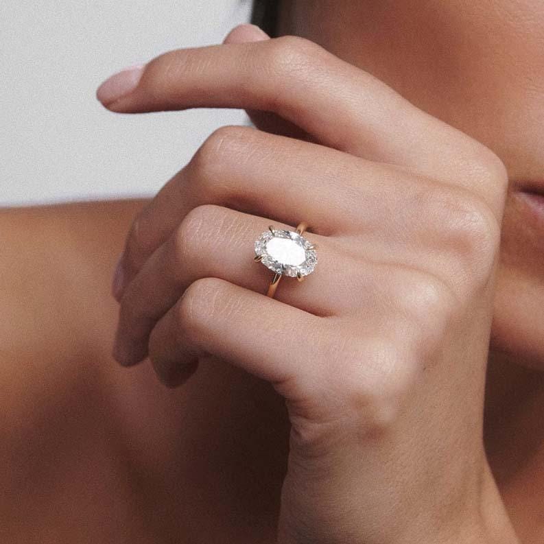 Oval Lab Grown Diamond Solitaire Ring: 14K Gold Wedding Engagement - Image 5