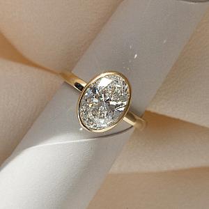 Oval Lab Grown Diamond Ring: 14K Gold Bezel Solitaire, IGI Certified - Image 1
