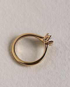 Oval Lab Grown Diamond Engagement Ring: Solitaire Gold Ring, IGI Certified - Image 3