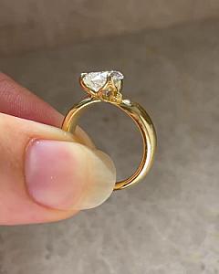 Pear Cut Lab Grown Diamond Engagement Ring: 14K Gold Solitaire - Image 9