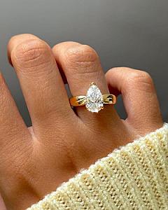Pear Cut Lab Grown Diamond Engagement Ring: 14K Gold Solitaire - Image 6