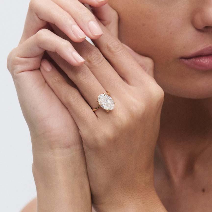 Oval Lab Grown Diamond Solitaire Ring: 14K Gold Wedding Engagement - Image 2